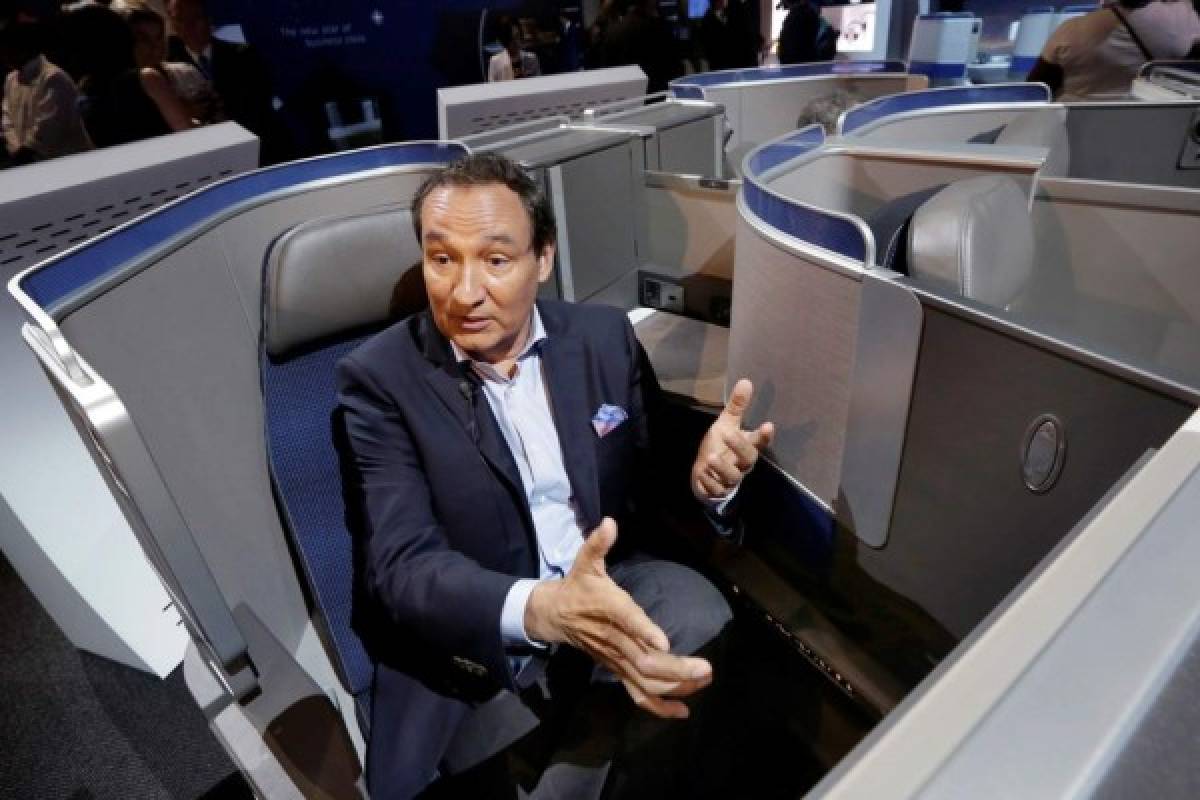 CEO de United: Expulsión de pasajero fue error 'épico”