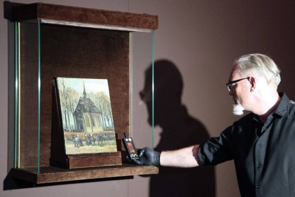 Las dos obras recuperadas de Van Gogh se mudan a Nápoles