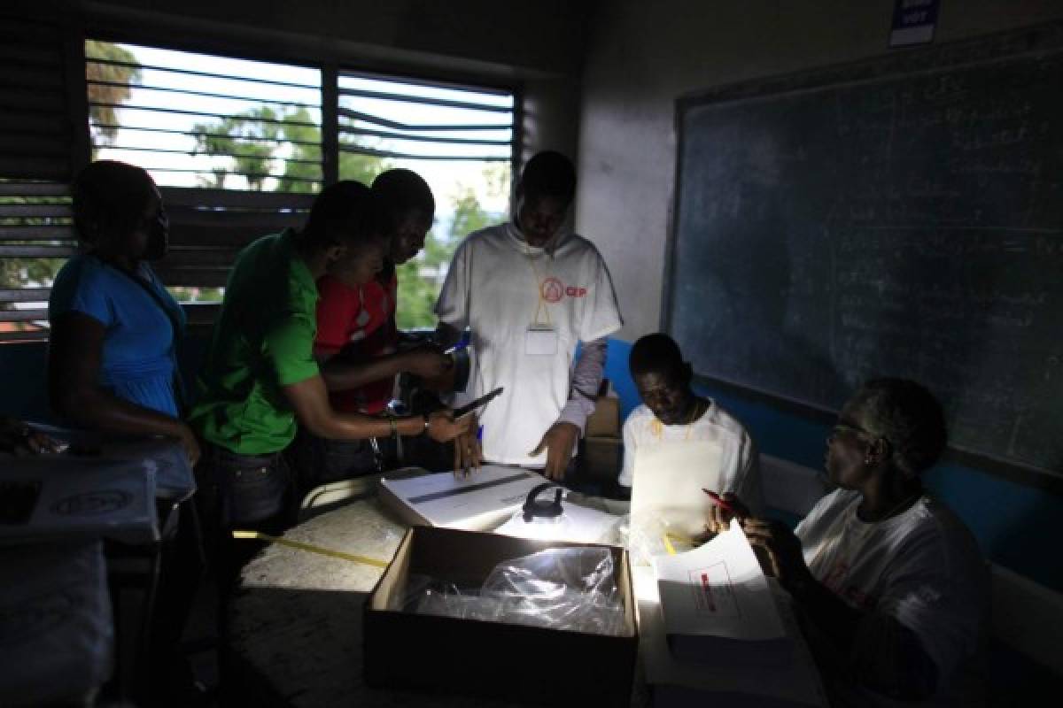 Haitianos eligen presidente en medio de tensiones   