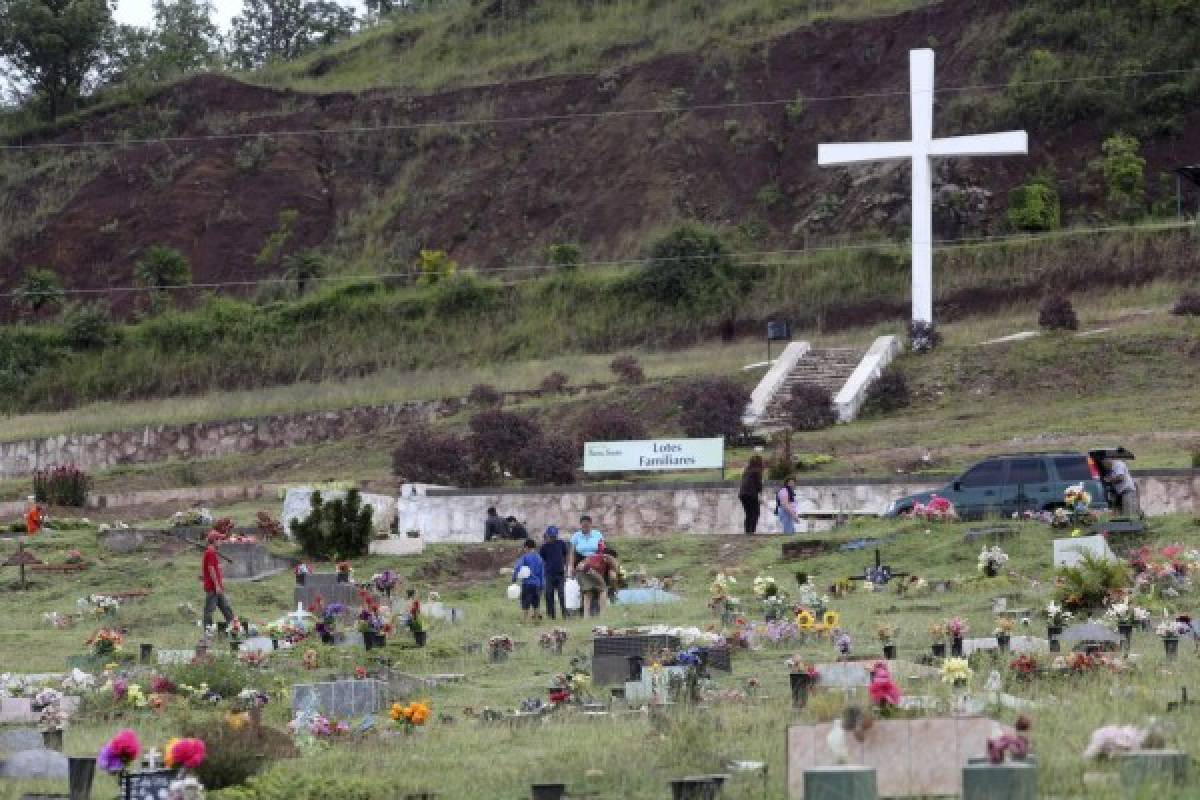 Honduras: A peregrinar hacia los cementerios