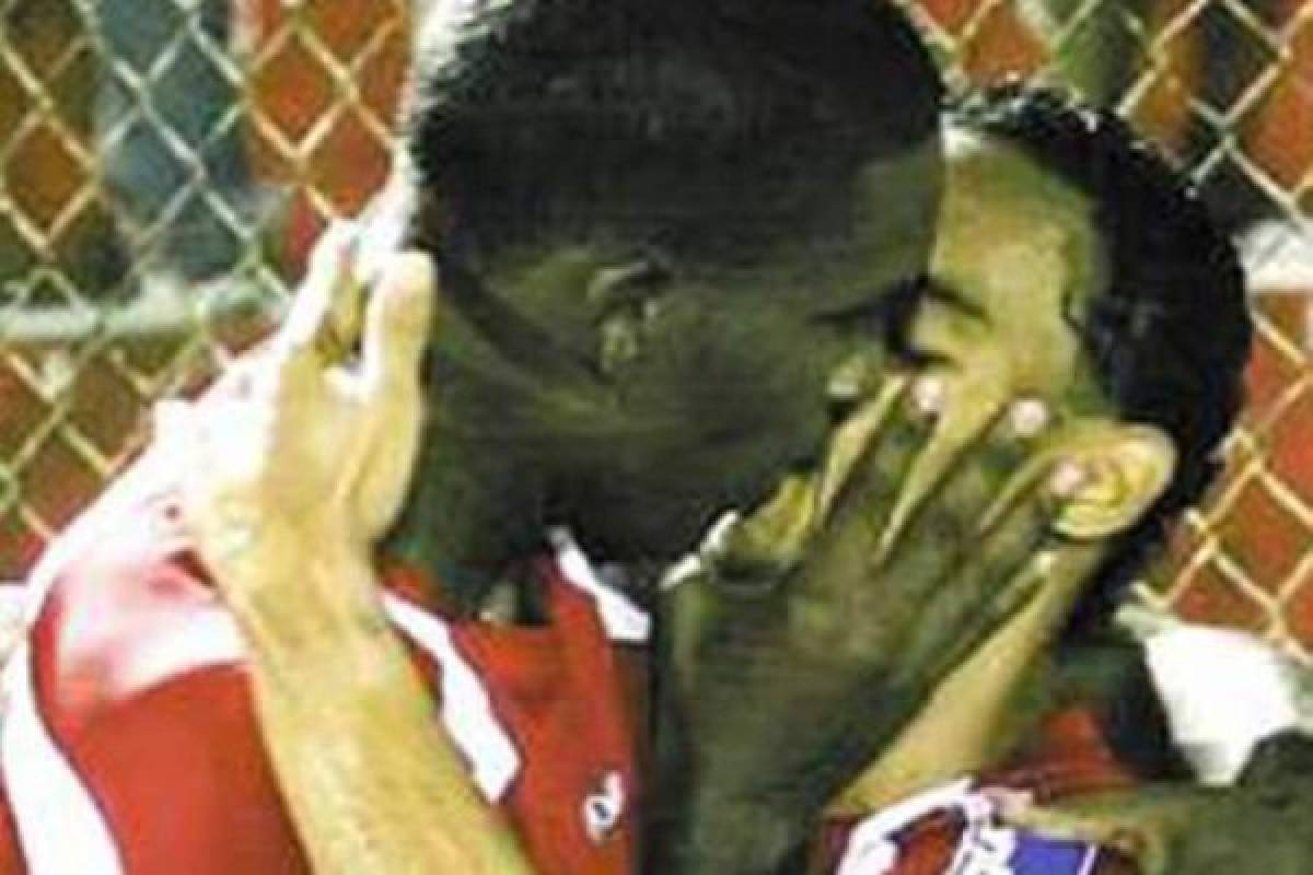 Los 15 besos más polémicos del fútbol