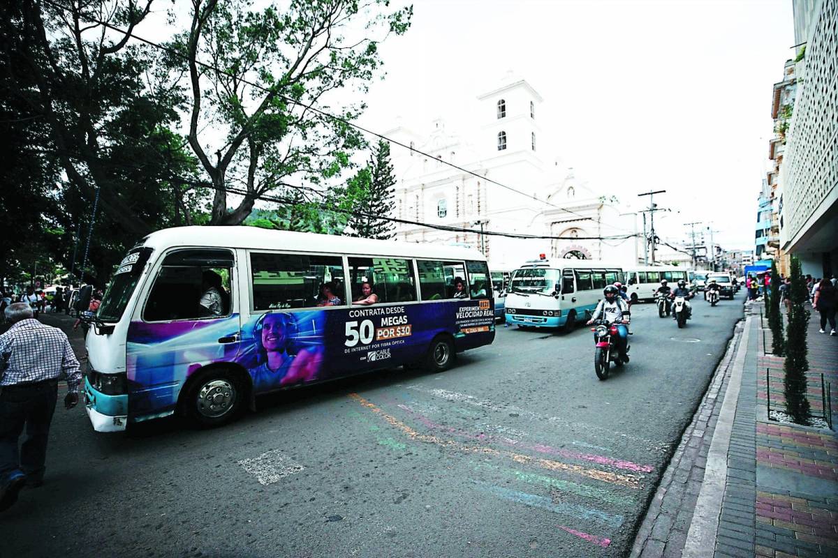 Rutas urbanas causan caos en el centro histórico del Distrito Central