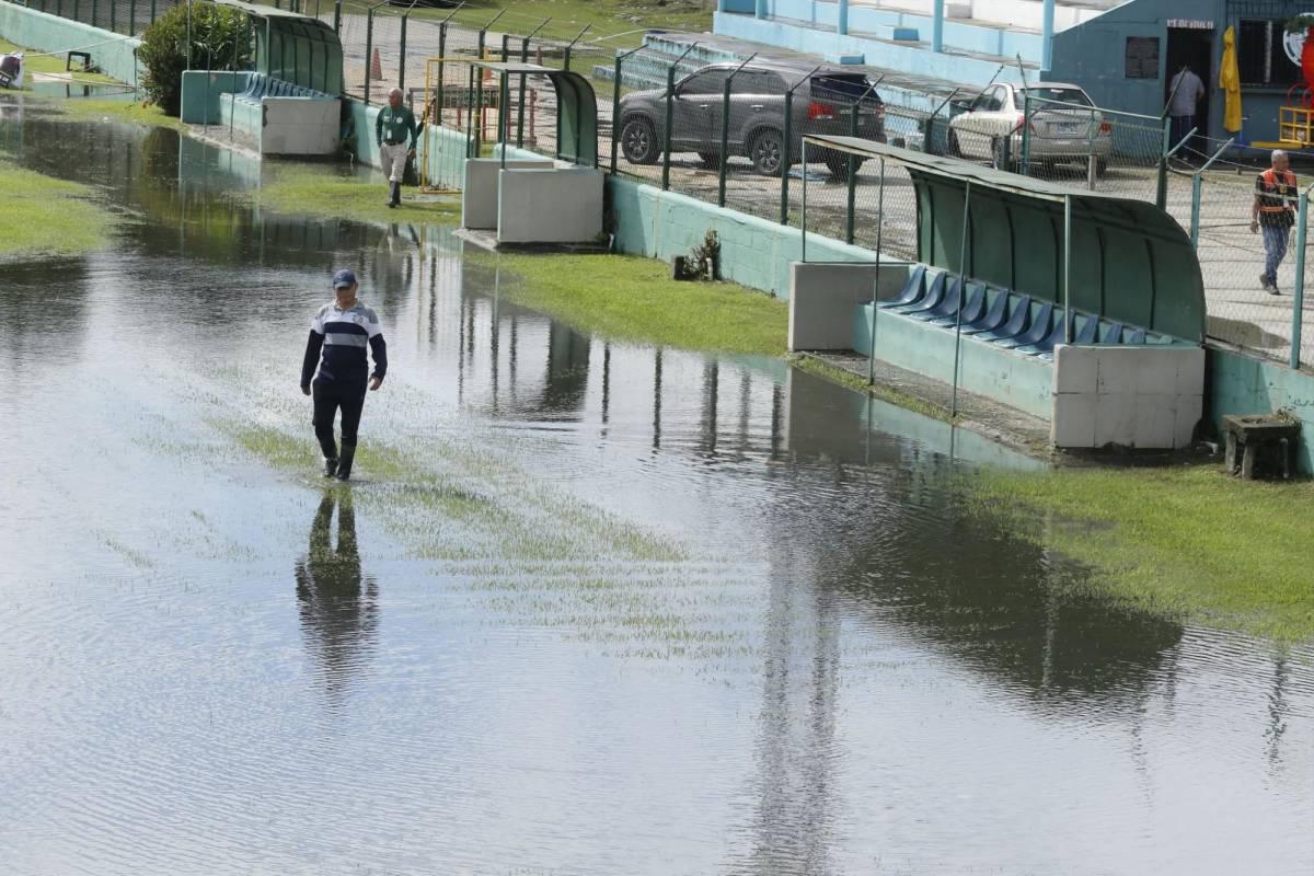 Inundado se encuentra estadio Rubén Deras de Choloma previo a final de Liga de Ascenso