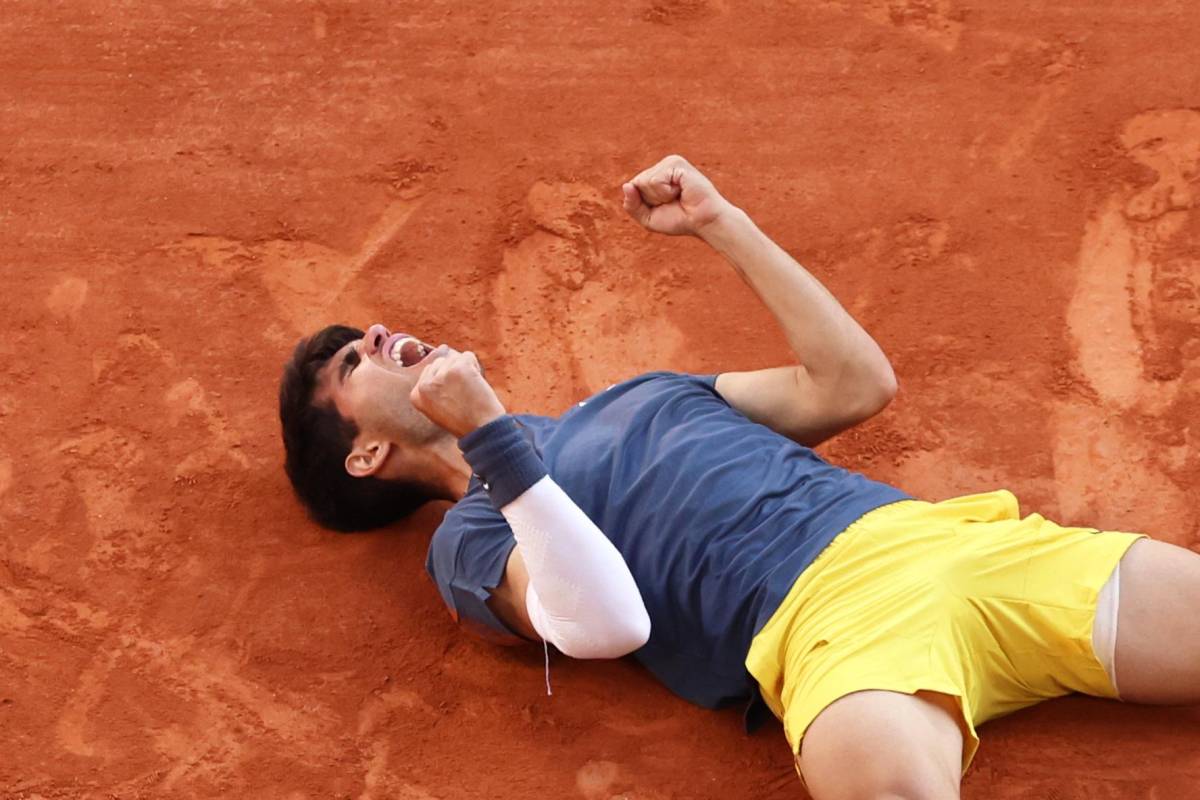 Alcaraz se corona campeón por primera vez de Roland Garros