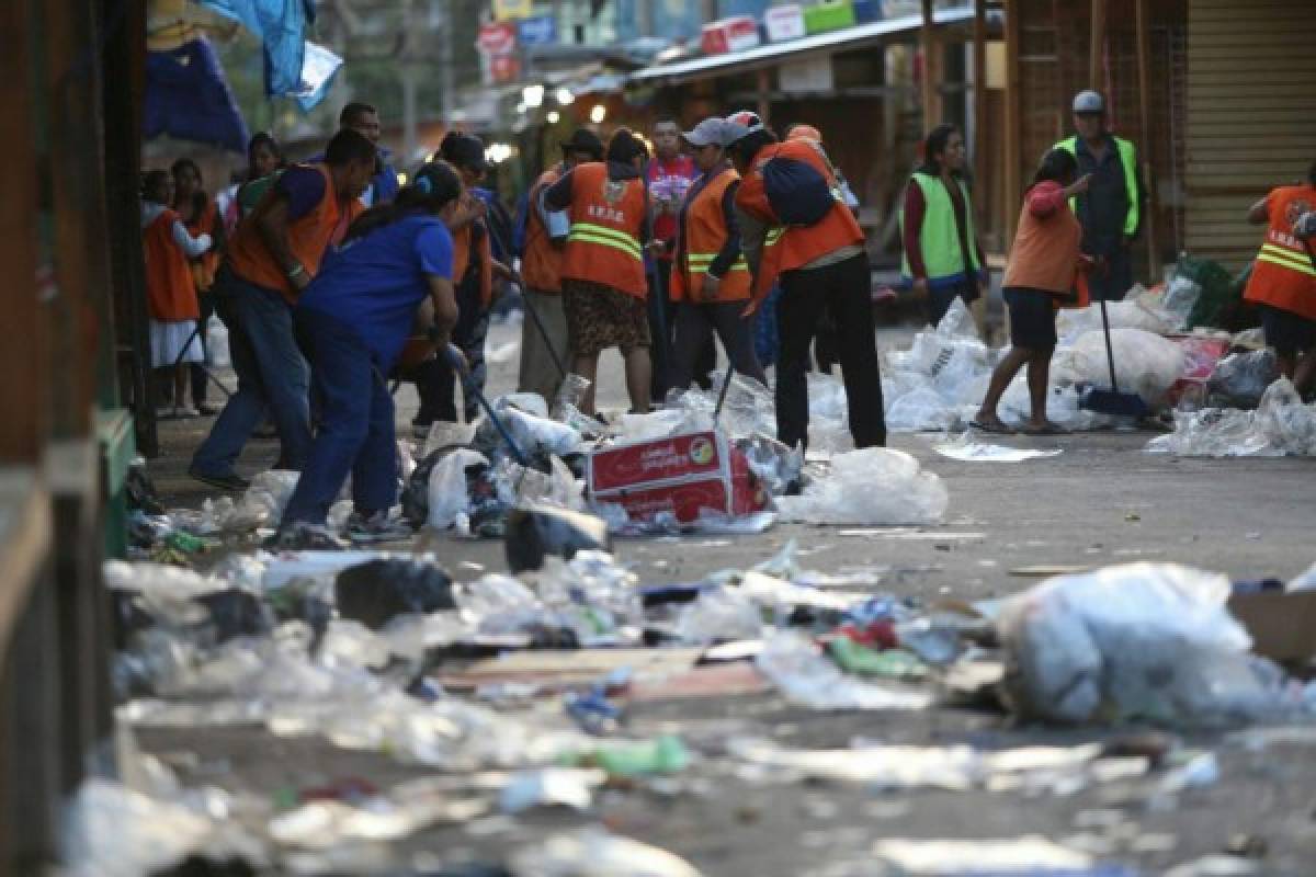 Cerros de basura tras ventas de fin de año en mercados de Comayagüela   