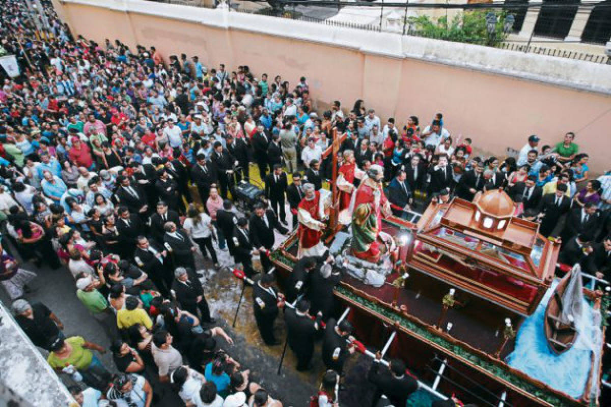 Unidos por la fe en el Santo Entierro