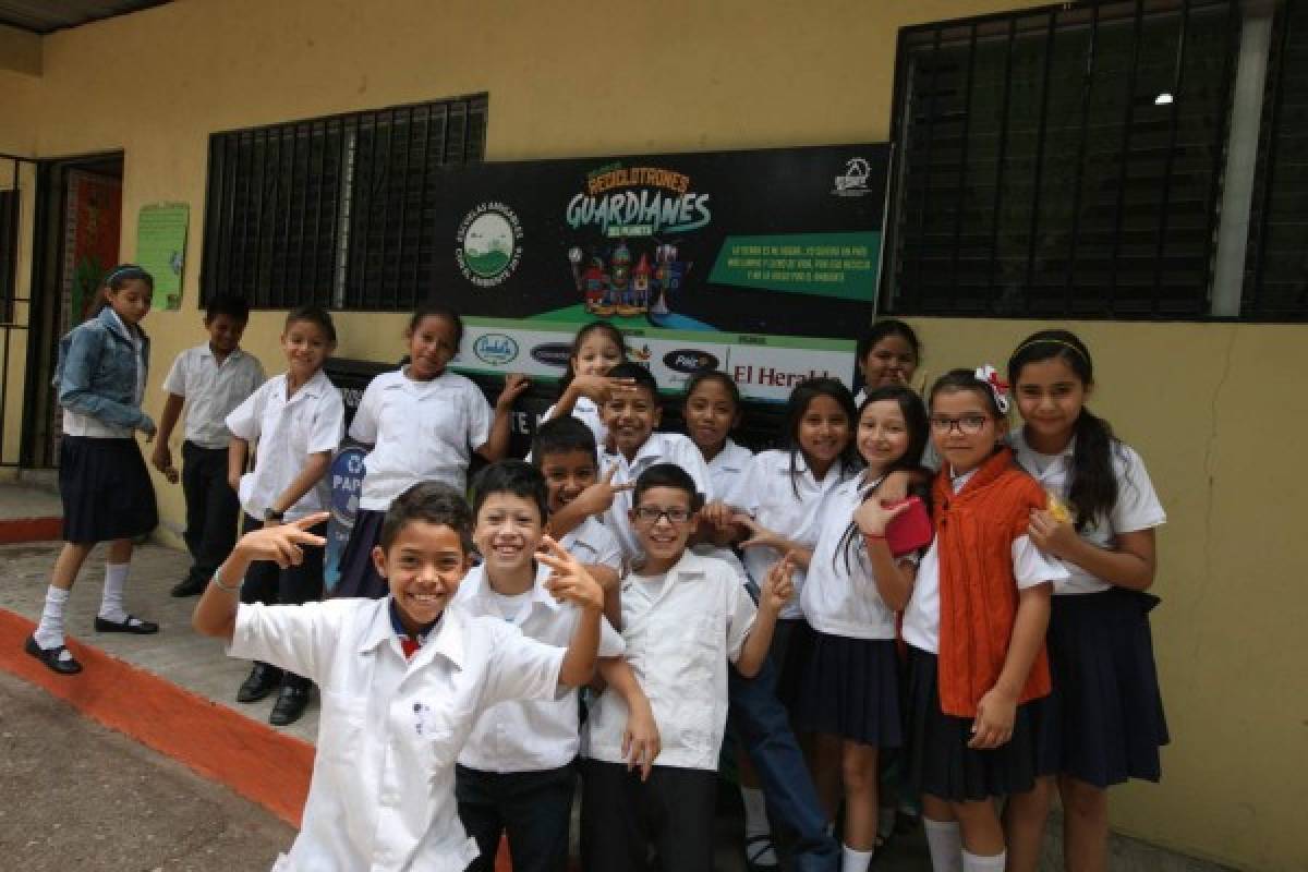 Niños de Escuelas Amigables aprenden a ahorrar energía