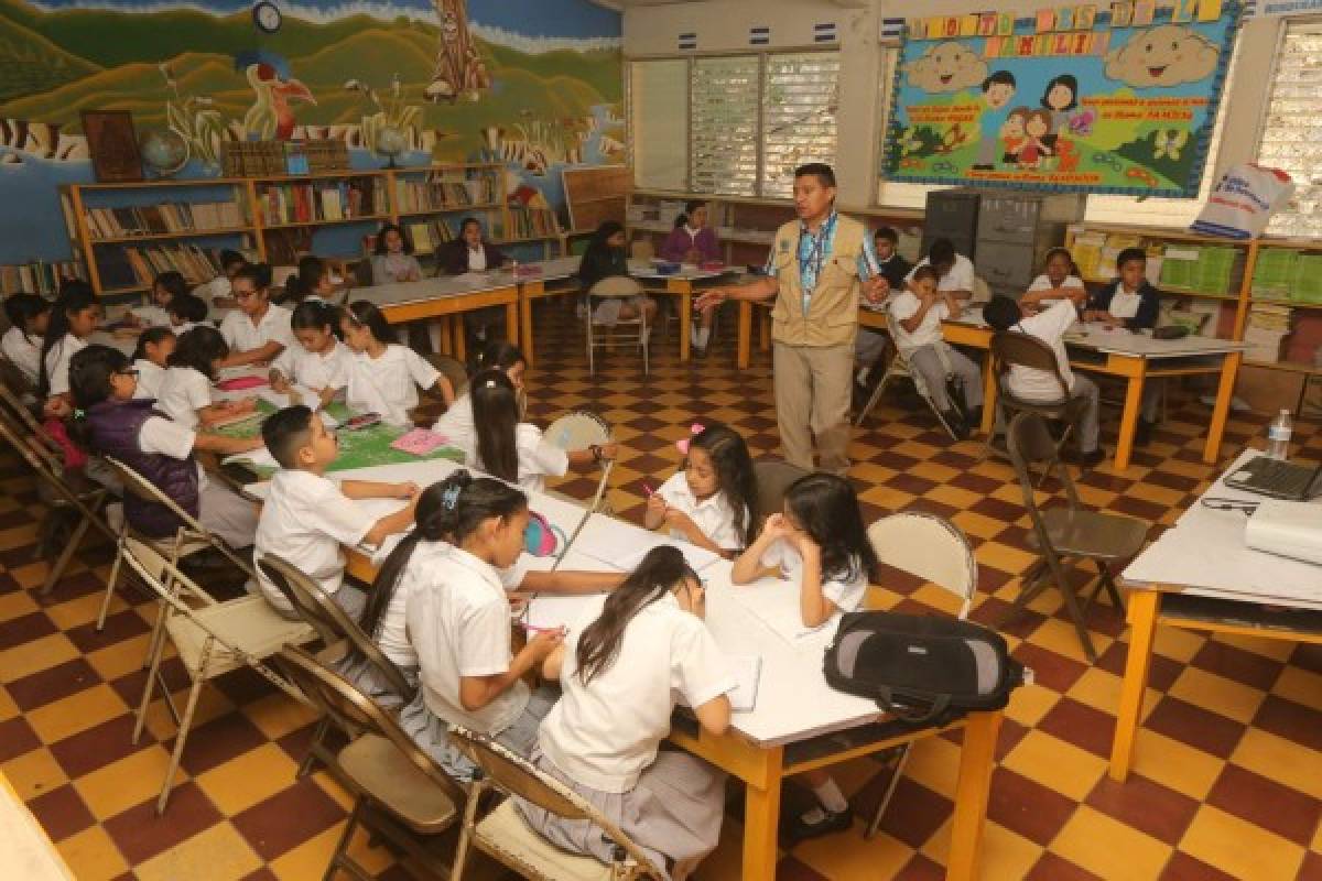 Alumnos de la Escuela Raúl Lardizábal reciben enseñanzas para rescatar al planeta