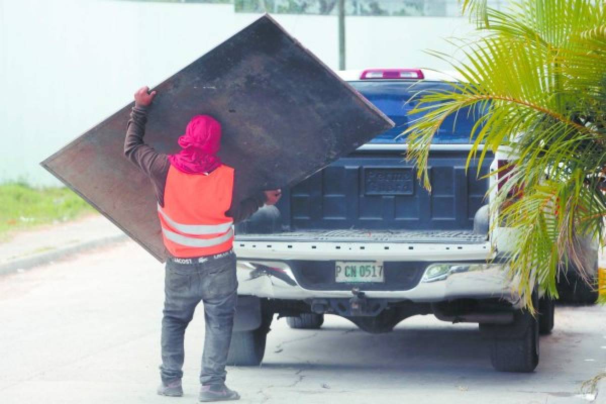 Comienzan a reparar los daños provocados en cuatro meses de anarquía