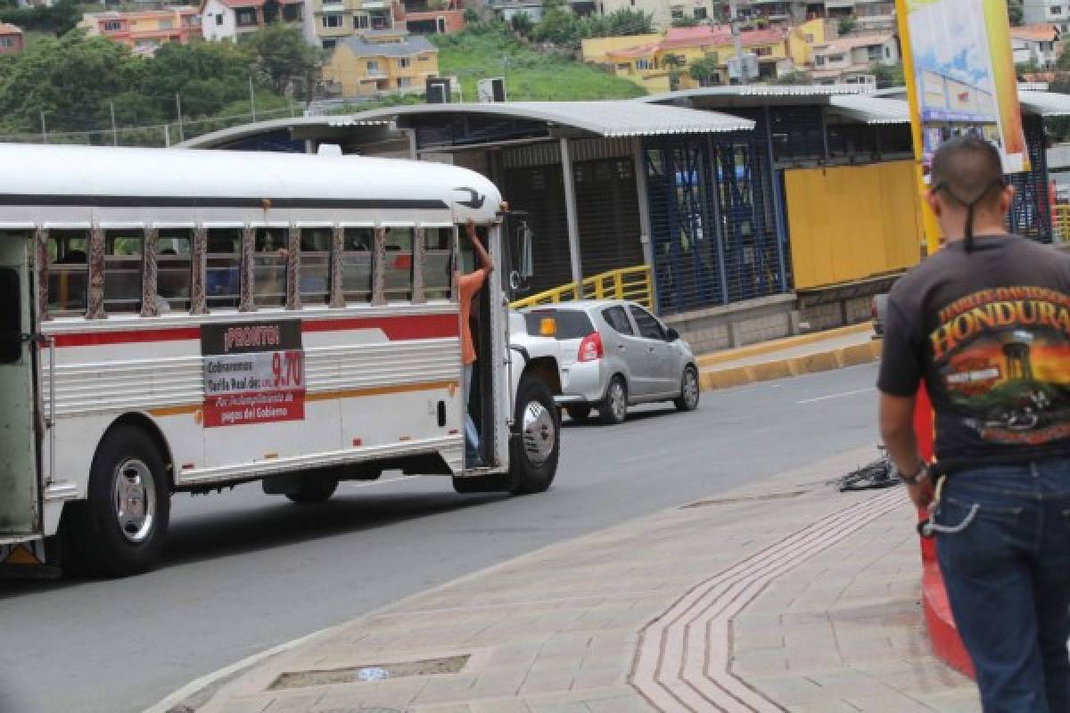 Transportistas amenazan con subir el costo del pasaje