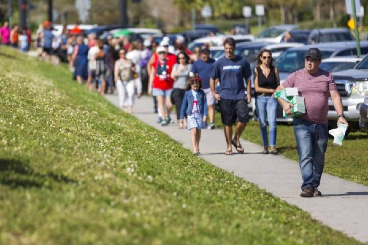 Sobrevivientes de matanza en Florida critican a Donald Trump