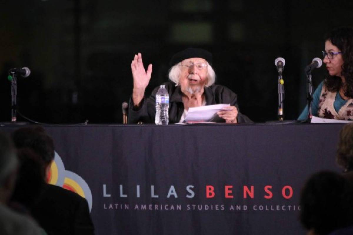 El legado poético de Ernesto Cardenal es custodiado por la Universidad deTexas