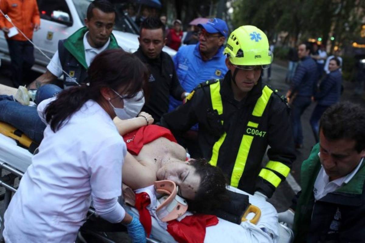 Al menos 3 muertos en explosión en centro comercial de Bogotá