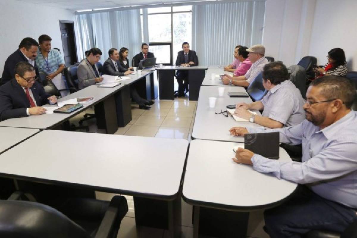 Este lunes inicia negociación del salario mínimo 2019