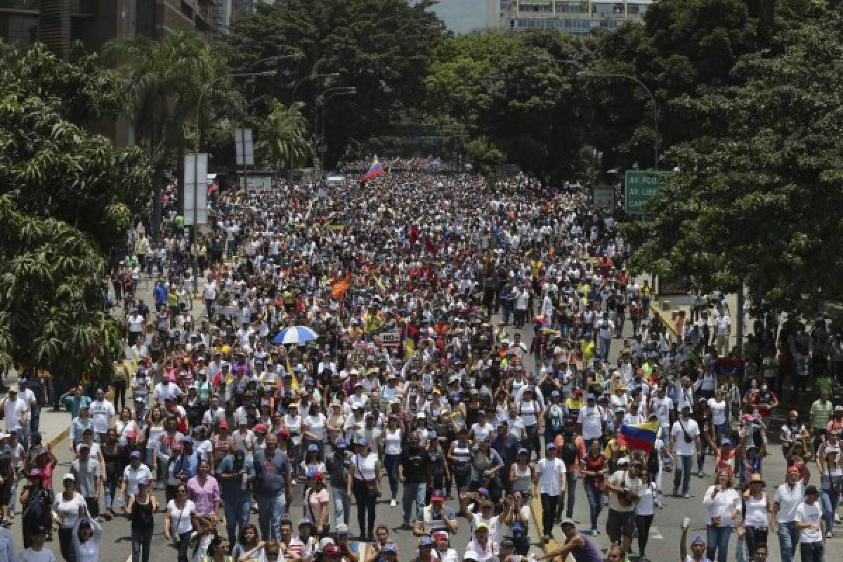 Suben a cinco los muertos por las protestas en Venezuela