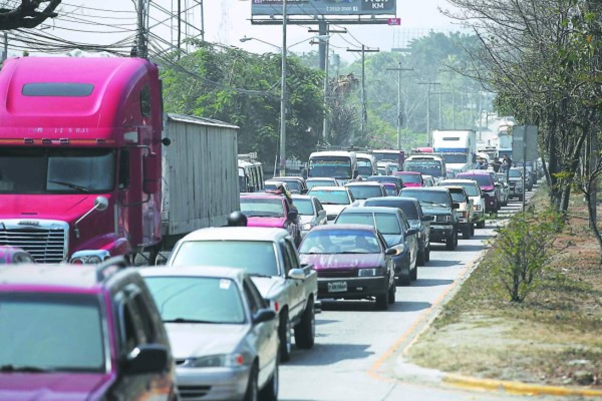 ﻿Un muerto y dos heridos en colisión