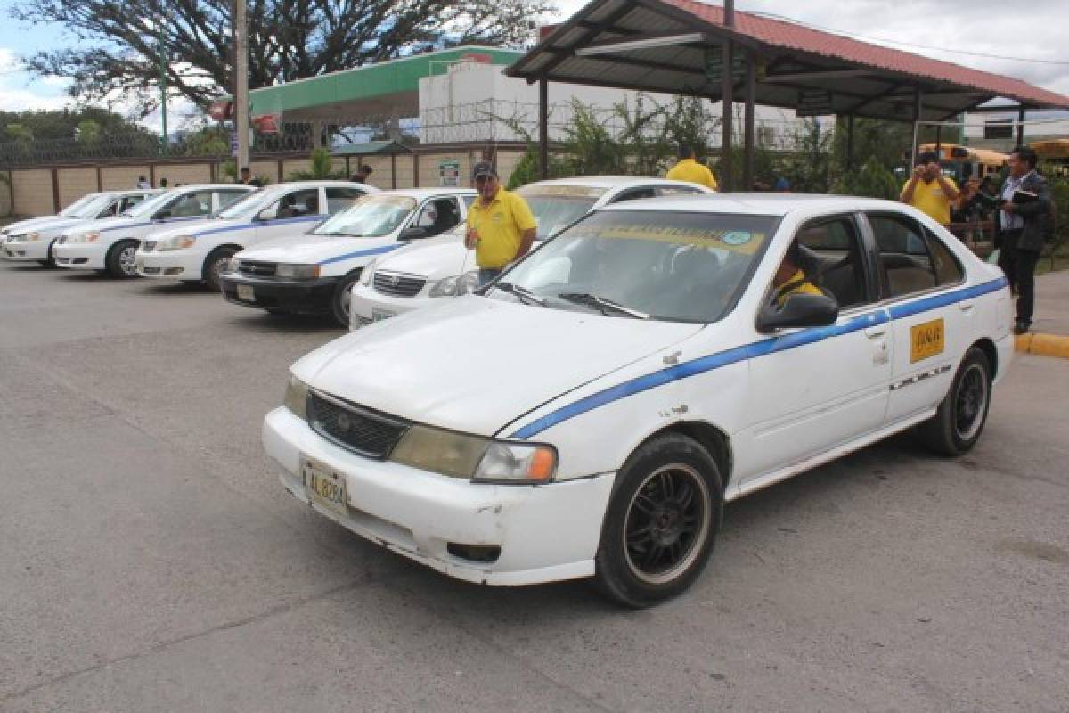 Taxistas suben ilegalmente 5 lempiras a la tarifa