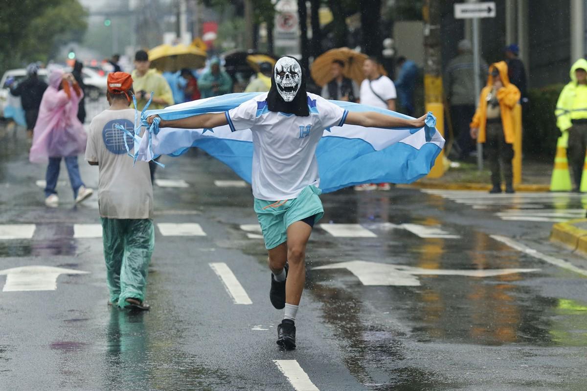 Los primeros aficionados ya están listos para el Honduras vs México