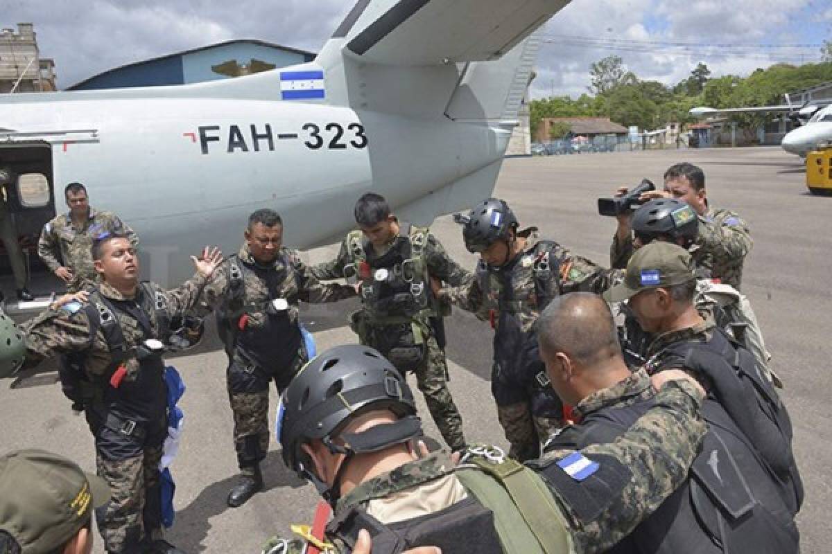 Un salto al vacío para honrar a la patria