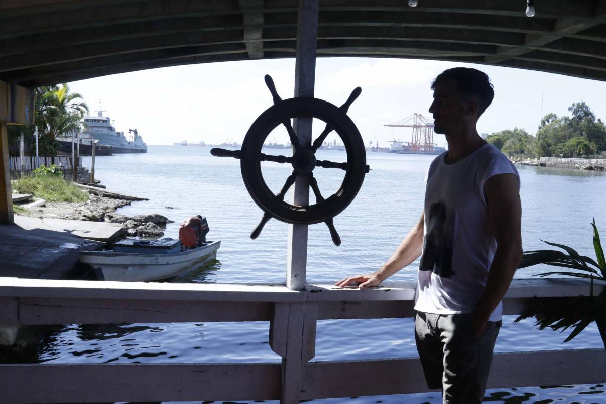 Álvaro asegura que el calor y la humedad de Puerto Cortes han sido complicados.