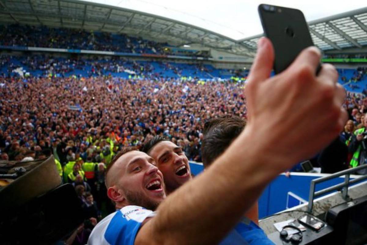 Brighton asciende por primera vez en su historia a la Premier League de Inglaterra