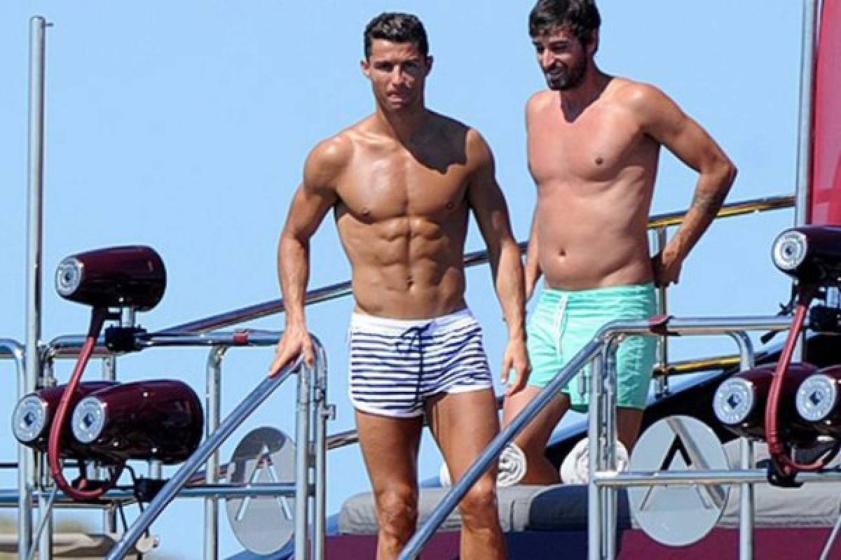 Cristiano Ronaldo disfruta de sus vacaciones bien acompañado