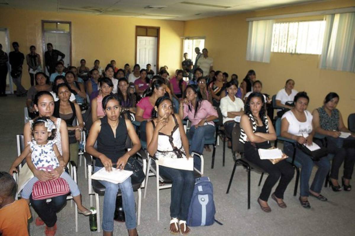 Piden construir edificios para escolares