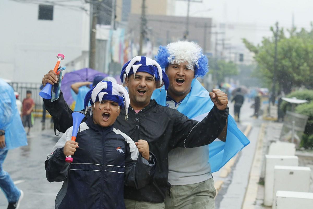 Los primeros aficionados ya están listos para el Honduras vs México