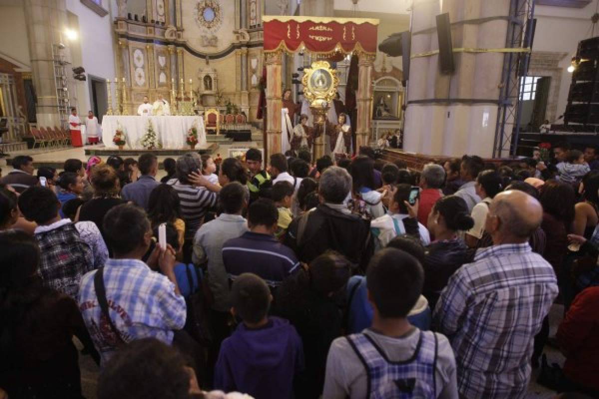 De fiesta la morenita más bella de Honduras