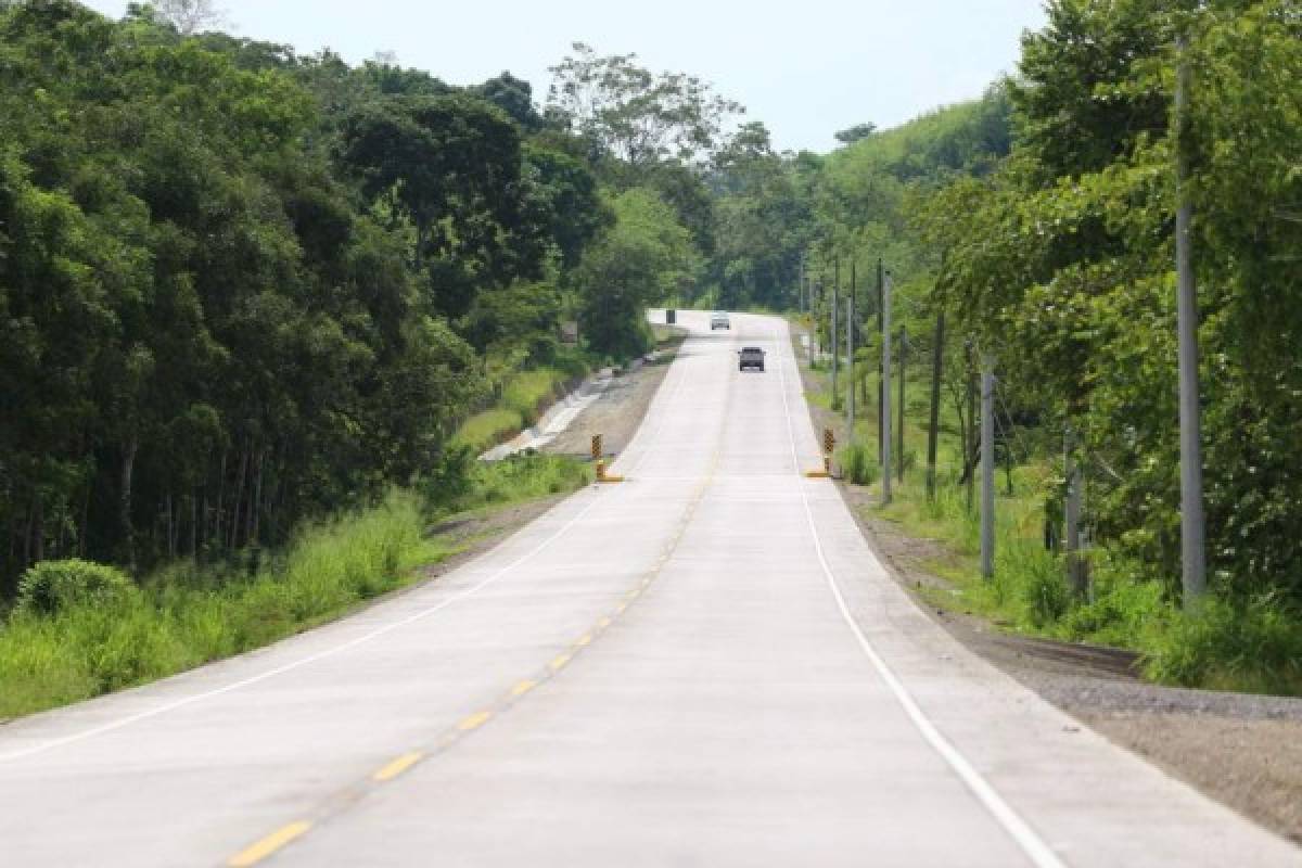 Inauguran carretera de 53.6 kilómetros del Corredor Agrícola que une Olancho y Colón