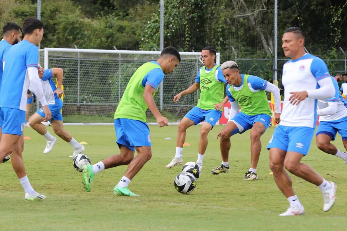 Troglio sorprende y se gana los aplausos en entreno de Olimpia antes de enfrentar al Olancho FC