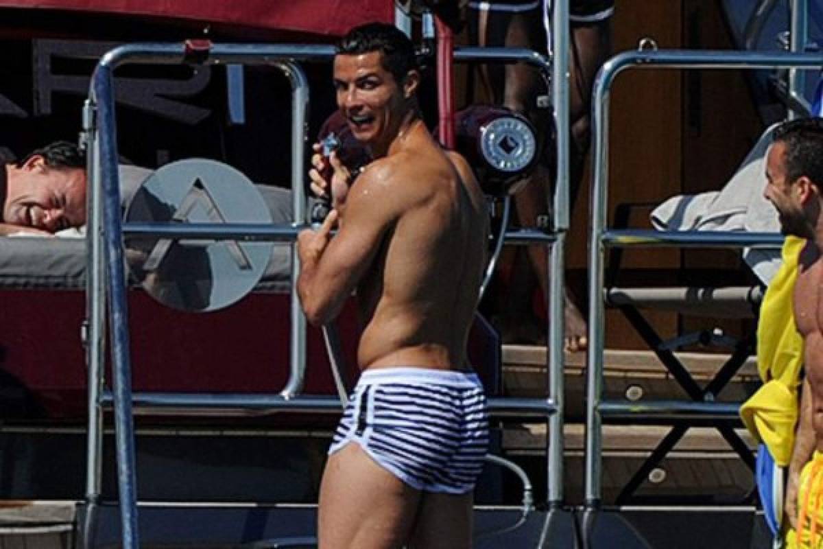 Cristiano Ronaldo disfruta de sus vacaciones bien acompañado