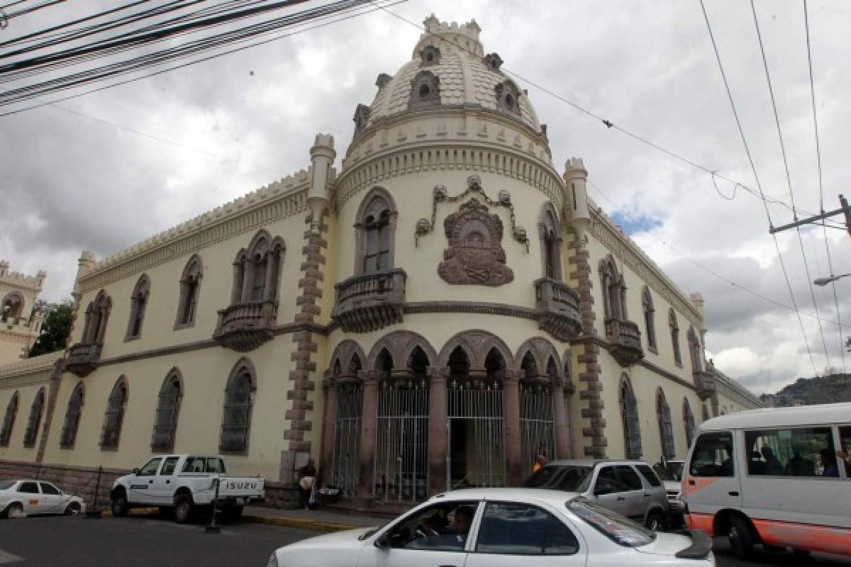 Construyen parque en la Antigua Casa Presidencial