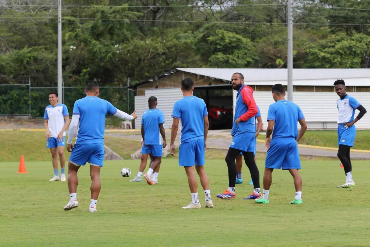 Troglio sorprende y se gana los aplausos en entreno de Olimpia antes de enfrentar al Olancho FC