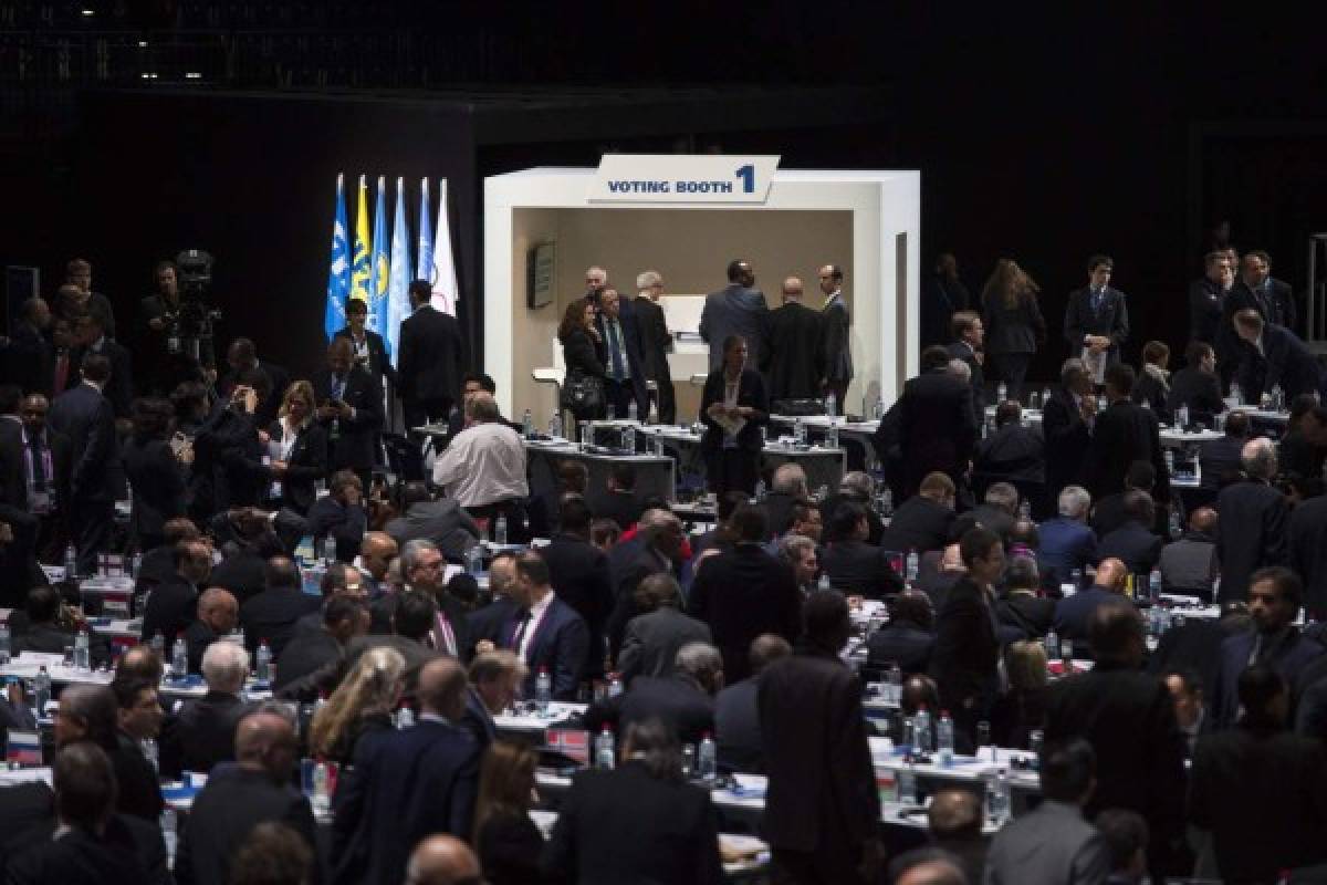 Delegados FIFA aprueban reformas anticorrupción en congreso