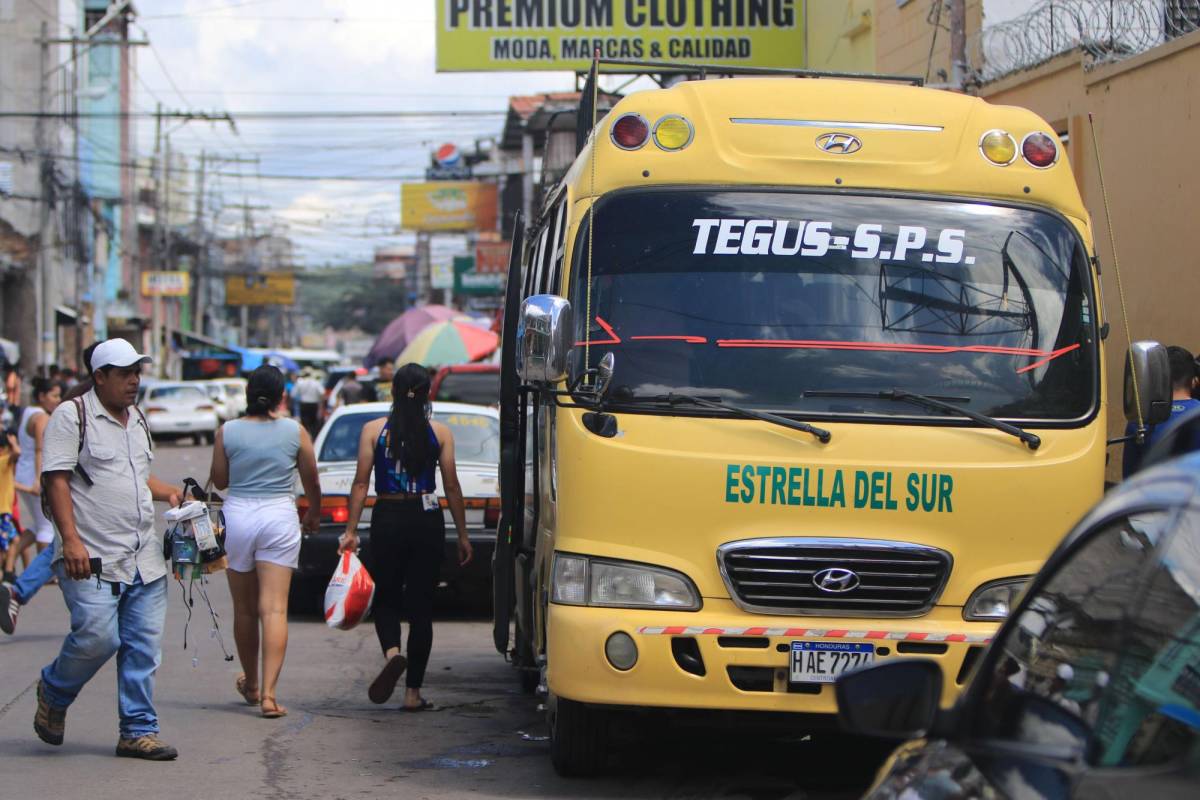 Transportistas afligidos por la baja cantidad de pasajeros