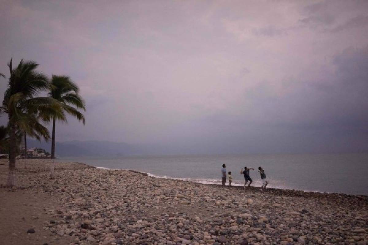 México en alerta ante Patricia, el mayor huracán registrado en el mundo