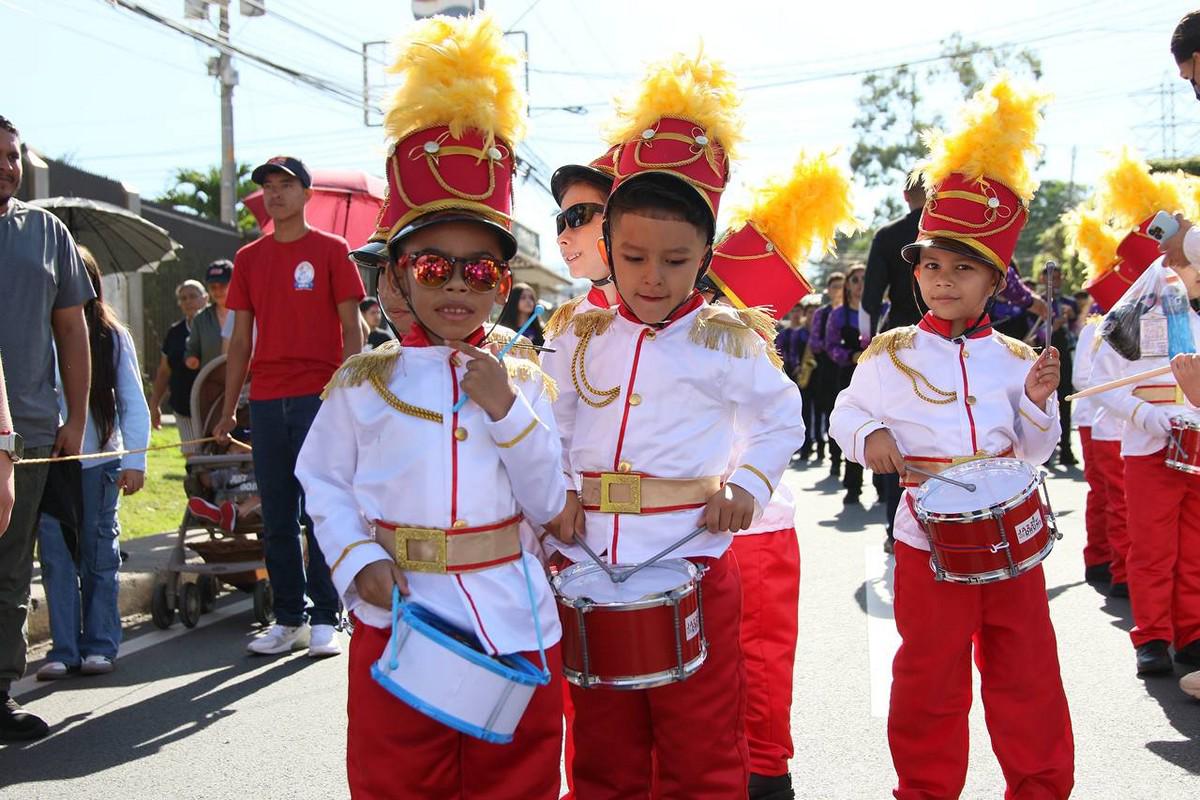 Bulevar Morazán brilla con desfile de prebásica en inicio de Independencia Patria