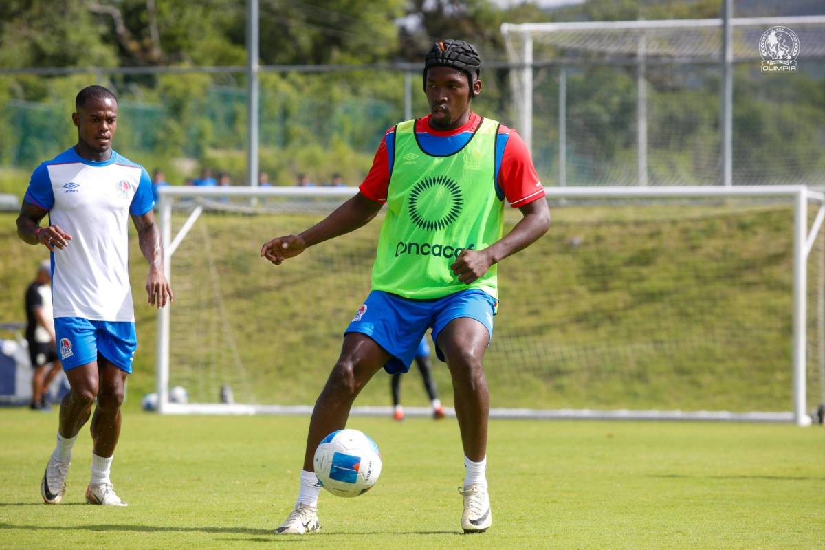 Elis ha estado entrenando con los albos para recuperar su nivel futbolístico.