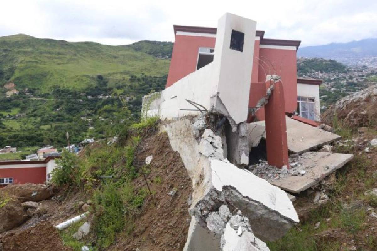 Falla geolÃ³gica derriba cuatro casas en Ciudad del Ã ngel