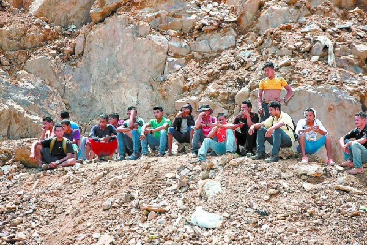 Reanudan labores de búsqueda de los mineros atrapados en El Corpus