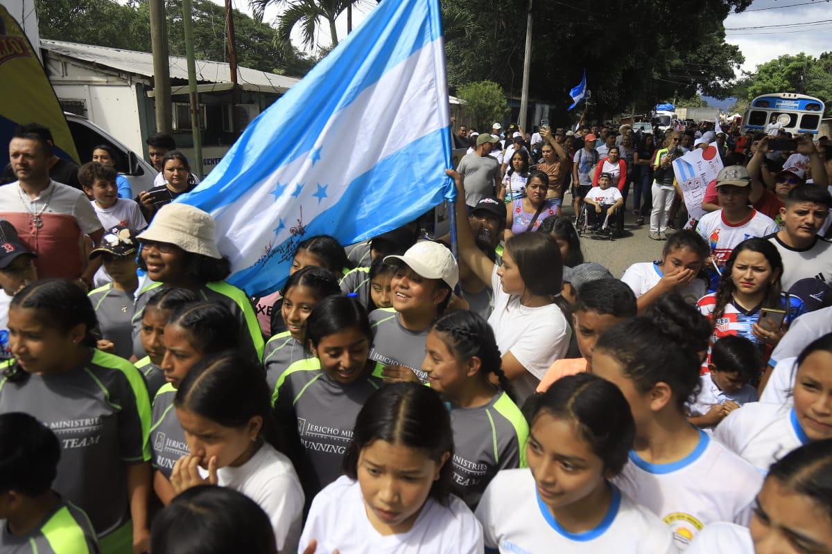 ¡Recibido como un héroe! Shin Fujiyama llega a Honduras tras recorrer 3,000 kilómetros