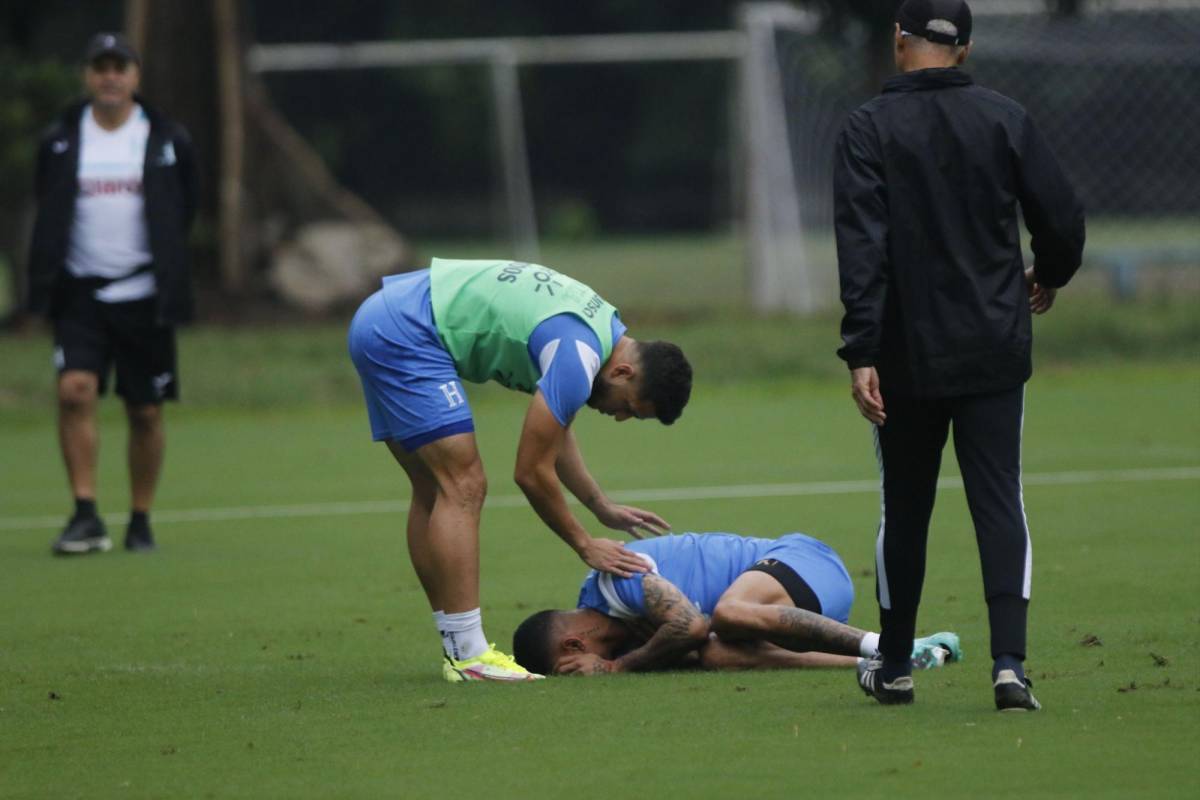 Por poco lo lesiona, sorpresa en entreno de Honduras y la broma a jugadores del Olimpia