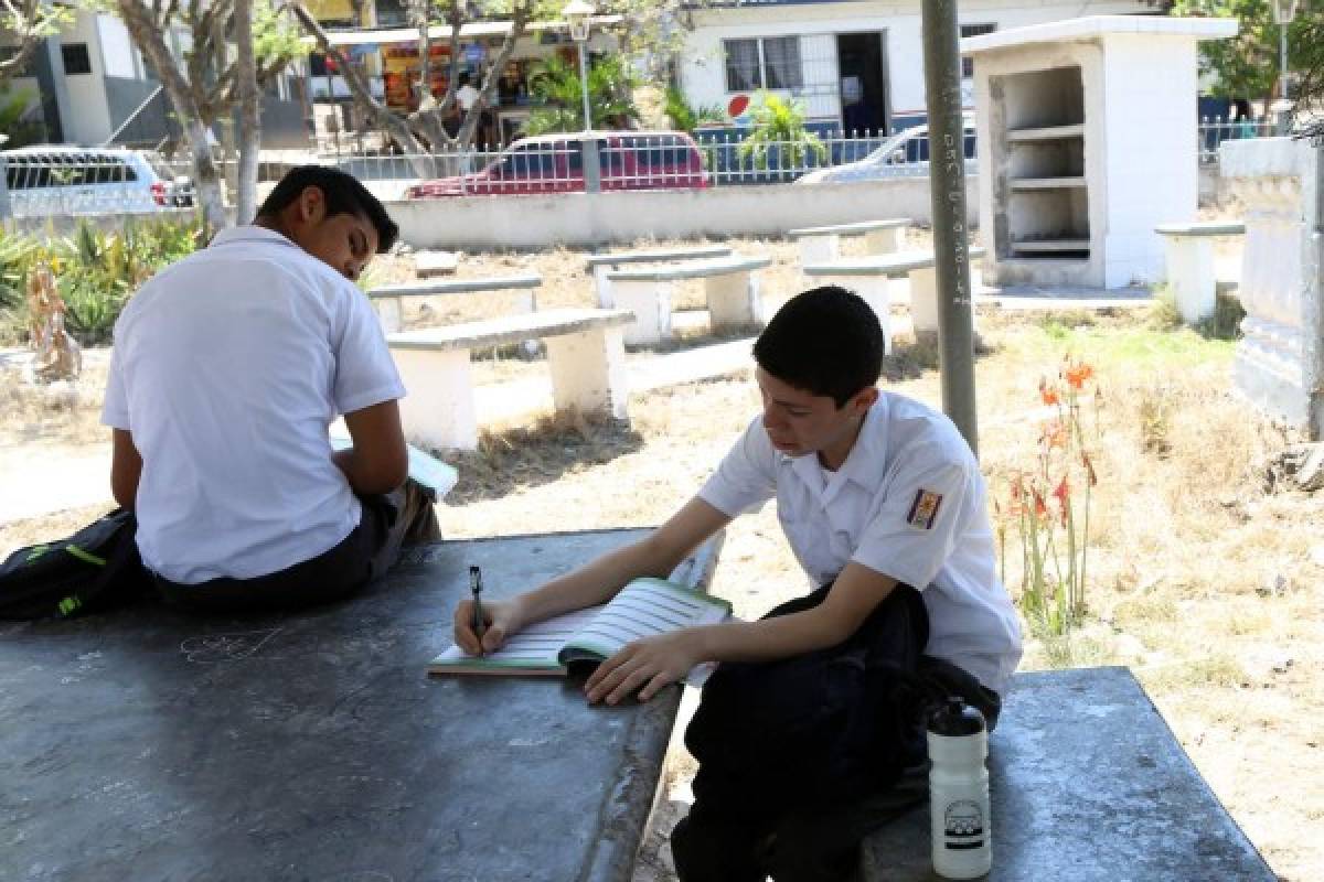 Recorrido por el colegio más longevo de Honduras: Instituto Central Vicente Cáceres