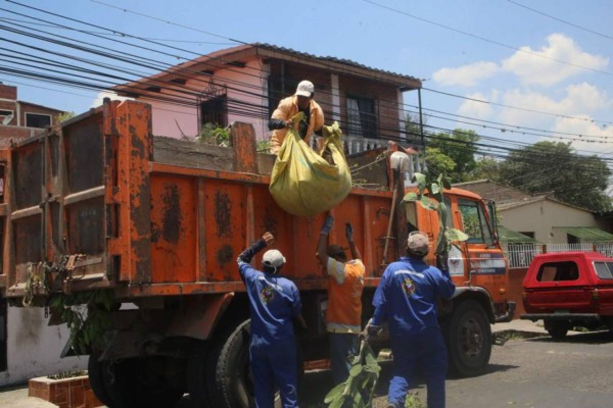 Extensa jornada de aseo en la Escuela Paquita Guerrero