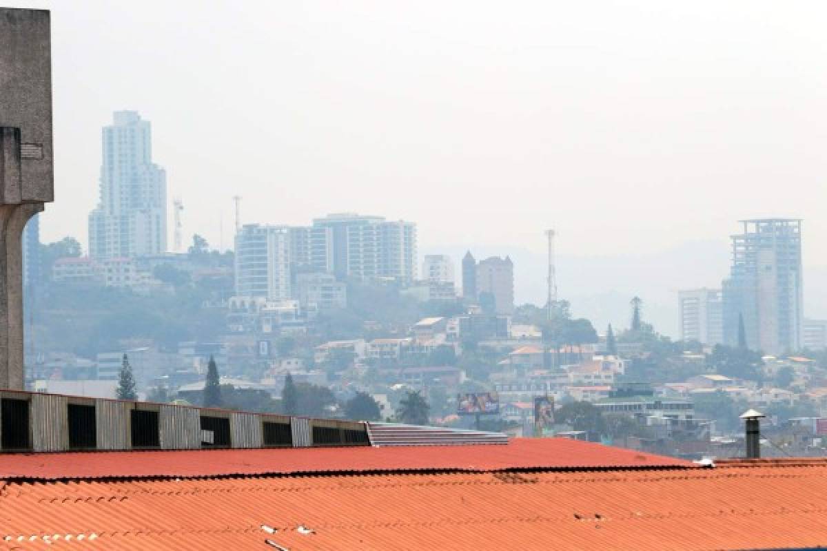 El Distrito Central, de nuevo bajo una densa capa de humo