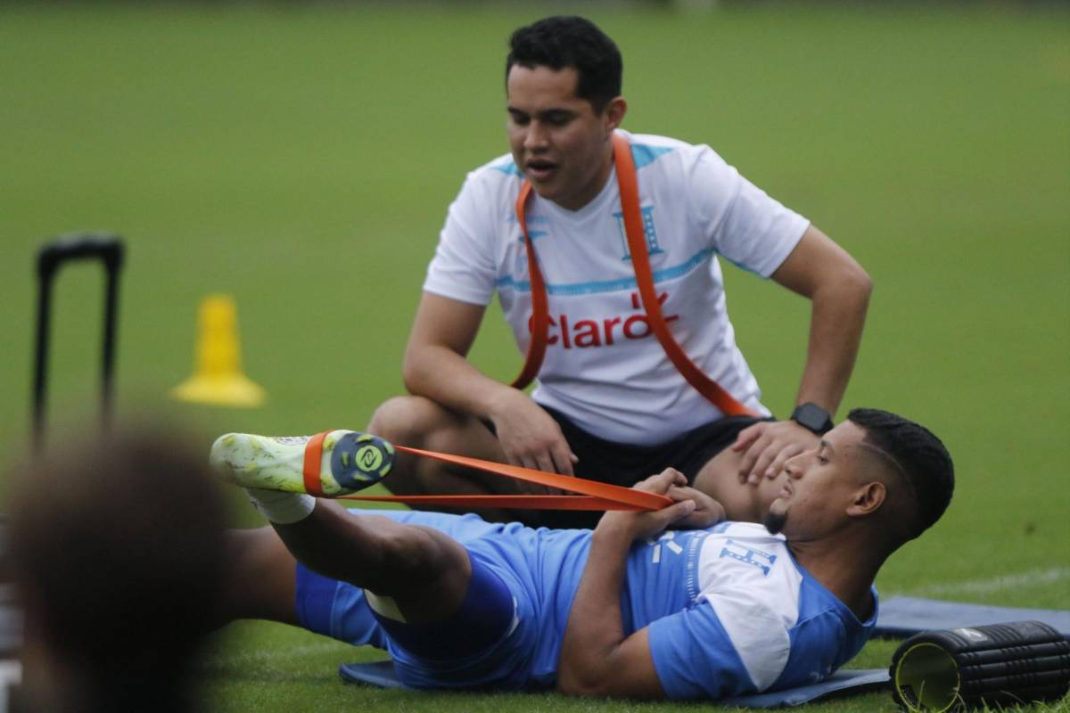 Por poco lo lesiona, sorpresa en entreno de Honduras y la broma a jugadores del Olimpia