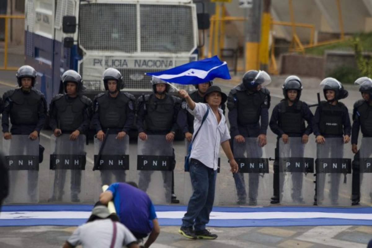 Artículo en NYT: Es hora de que Estados Unidos deje de financiar a los delincuentes en Honduras