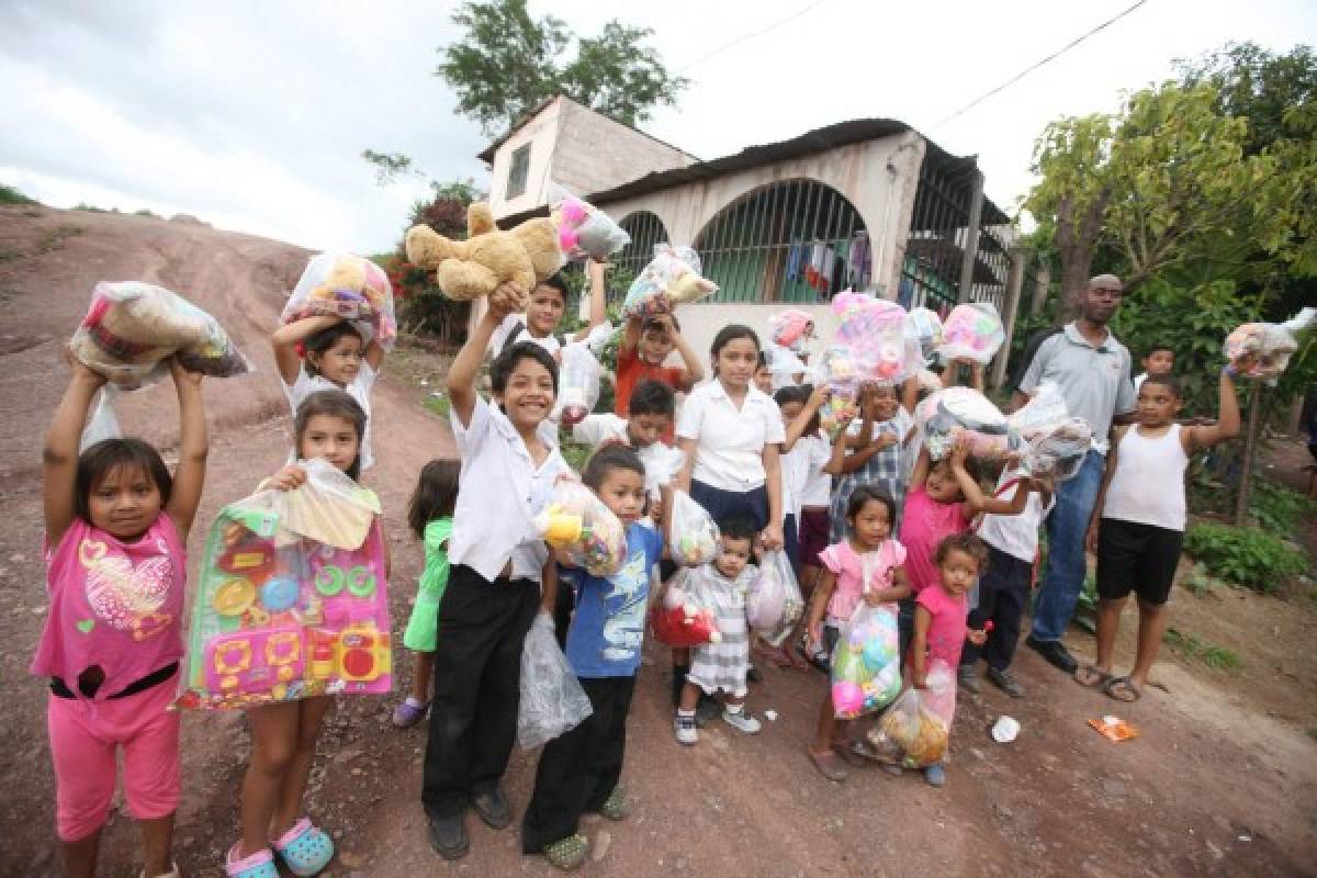 Arranca jornada de sonrisas a cambio de juguetes