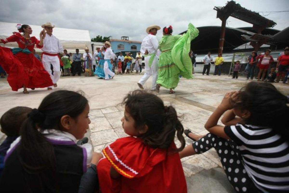 Cierran feria con muestra tradicional